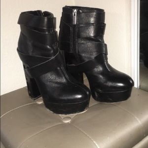 Black Dolce Vita Boots